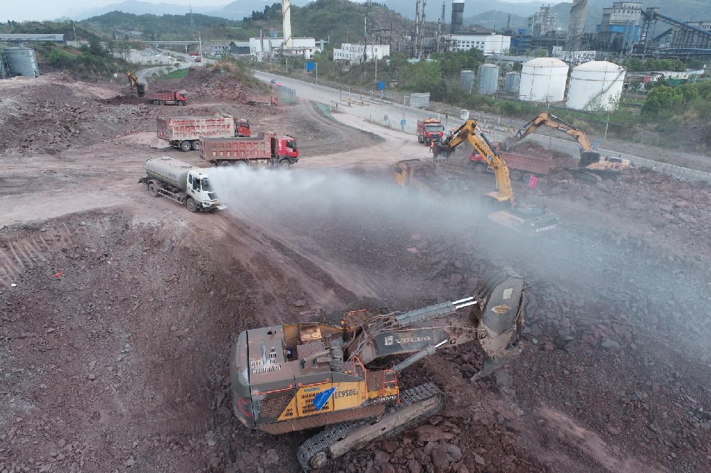 不停工、不断档，假期建设忙！